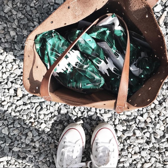 GET TO KNOW ME! 🖤 - Picture 5 of 8